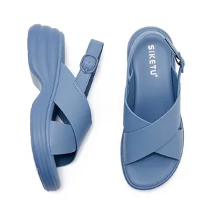Blaugraue Damen Sandalen mit Keilabsatz, Kreuzriemen und verstellbarem Fersenriemen