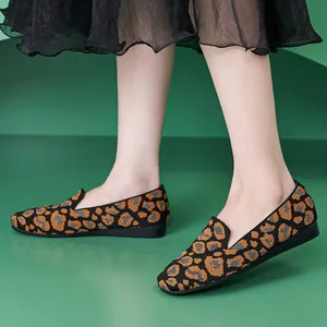 Schicke Loafer für Damen mit Leopardenmuster aus atmungsaktivem Strickstoff in Schwarz-Braun