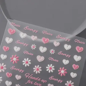 3D-Relief Nagelsticker mit rosa Herzen, Gänseblümchen und Naive Energy Schriftzug