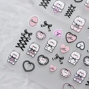 Stickers à ongles 3D en relief avec ours roses et motifs de cœur au style romantique