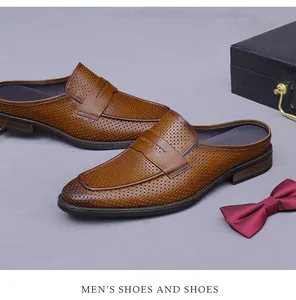 Detail von lasergeschnittenen braunen Leder-Slippern mit Premium-Geschenkverpackung