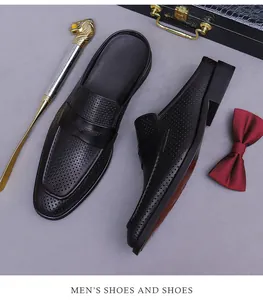 Details von atmungsaktiven Herren-Pantoletten aus echtem Leder mit Lochmuster-Design
