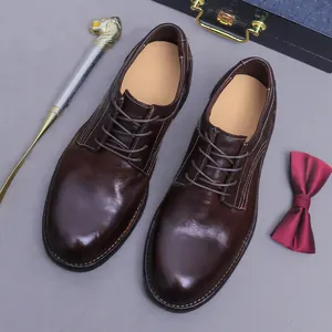 Klassieke donkerbruine lederen Derby schoenen voor heren met een verfijnd zakelijk ontwerp