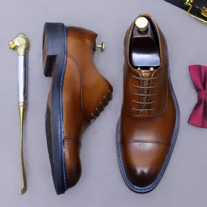 Klassische braune Oxford-Schuhe aus Leder mit Cap-Toe-Design und Farbverlauf für Herren