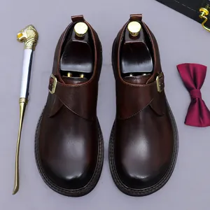Chaussures Monk en cuir marron foncé avec patine faite à la main pour homme d'affaires chic