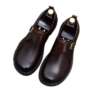 Chaussures monk pour hommes en cuir marron foncé avec boucle métallique