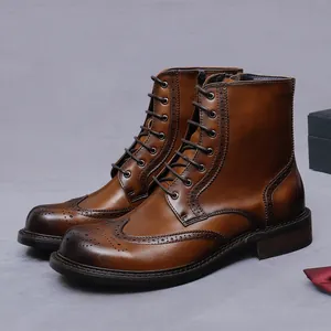 Stivali Brogue da Uomo in Vera Pelle Vintage Stile Britannico Wingtip Intagliati Martin Boots Con Cerniera Laterale Scarpe Business Formali