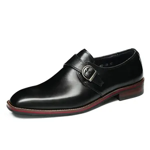 Klassischer schwarzer Leder-Monkschuh für Herren mit poliertem Finish und rotem Sohlendetail