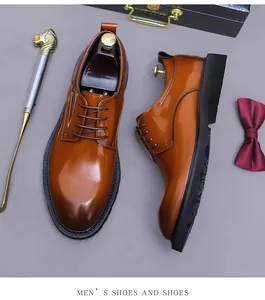 Polierte karamellbraune Leder-Derbyschuhe mit rutschfester Sohle und dekorativem Schuhlöffel