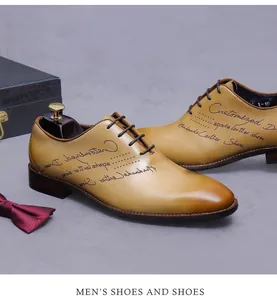 Primer plano de zapatos Derby de cuero para hombre con degradado vintage y grabado cursivo