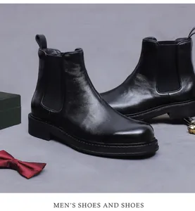 Bottines Chelsea en cuir noir poli avec élastique latéral et boîte cadeau de luxe