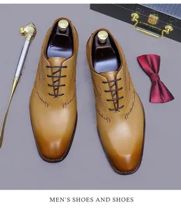 Detalle macro de zapatos Oxford de cuero para hombre con degradado vintage y letras de arte