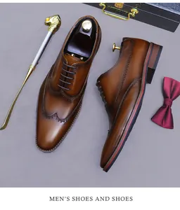 Chaussures richelieus richelieu marron pour hommes en cuir patiné avec détails perforés