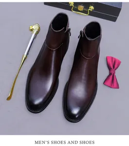Klassieke leren chelsea boots voor heren met metalen rits aan de zijkant en premium stiksels