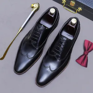 Chaussures richelieus richelieu en cuir noir pour hommes dans un style professionnel