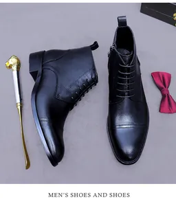 Détails de bottines de ville en cuir noir avec zip latéral et chausse-pied de luxe