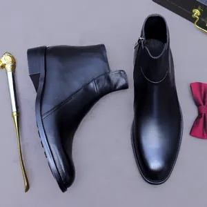 Klassieke zwarte lederen heren Chelsea boots met ritssluiting en gepolijste afwerking