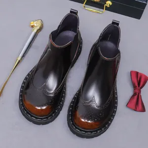 Stivali Chelsea Brogue da uomo in pelle spazzolata con sfumatura marrone e suola spessa