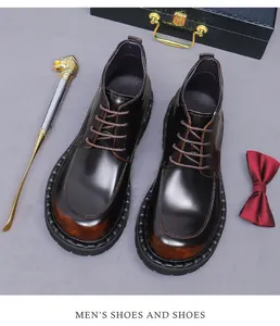 Draufsicht auf Premium Leder-Derbyschuhe in Dunkelbraun mit Farbverlauf und Luxus-Geschenkbox