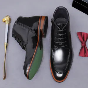 Bottines habillées en cuir verni noir avec fermeture éclair et détail de talon en bois