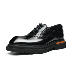 Schwarze Herren Business Derby-Schuhe aus Leder mit Brogue-Schnitzerei und Plateau