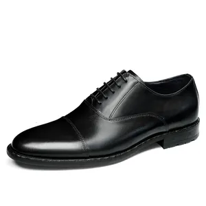 Zapatos Oxford clásicos para hombre en cuero negro pulido con puntera elegante
