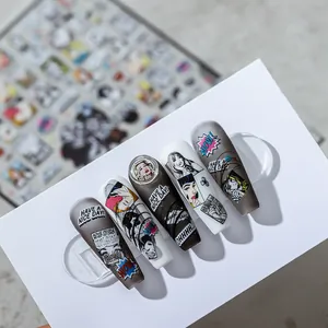 Pop-Art-Stil matte Nagelsticker mit Retro-Comic-Design und WOW-Textblasen