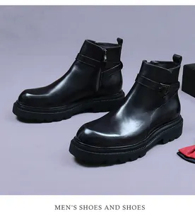 Détail de bottines Chelsea en cuir pour hommes avec fermeture éclair et semelle épaisse