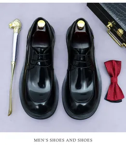 Zapatos Derby de cuero negro pulido con calzador de león y elegante caja de regalo