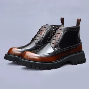 Δερμάτινες μπότες brogue με καφέ διαβάθμιση, σόλα πλατφόρμα και σχέδιο με φερμουάρ