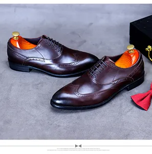 Détails de chaussures richelieu marron foncé avec perforations brogue classiques en cuir