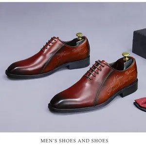 Detalle de zapato Oxford de cuero para hombre con grabado láser y acabado de pátina vintage