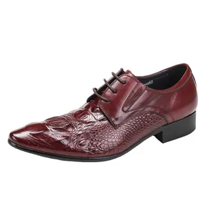 Chaussures richelieu bordeaux pour hommes avec cuir embosse de motif crocodile