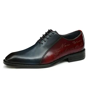 Zapatos Oxford de cuero para hombre con degradado azul y burdeos y relieve lateral