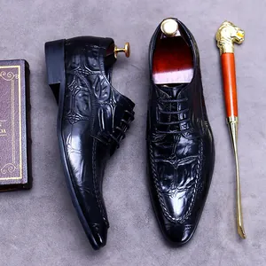 Men's black embossed leather business shoes with elegant crocodile texture and long shoehorn