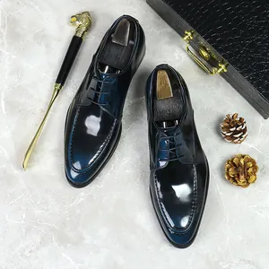 Formal leather derby shoes in gradient black blue with glossy finish and premium wood shoe trees