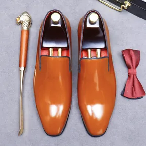 Chaussures de Ville pour Hommes Cuir de Vachette Fleur Verni Loafers Pointu Sans Fermeture pour Mariage Banquet Gentleman