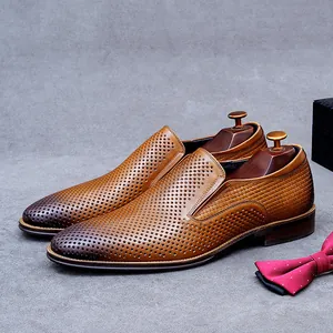 Mocassins Homme Business Décontracté en Cuir de Vache Ajouré Respirant Slip On Chaussures Formelles pour Mariage Bureau Fête Style Gentleman