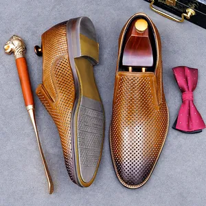 Mocassins pour hommes en cuir de vachette marron avec perforations respirantes chic