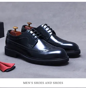 Chaussure Derby classique en cuir noir avec détails brogues et accessoires pour hommes