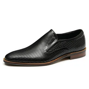 Mocassins pour hommes en cuir ajouré noir avec texture tressée et design facile à enfiler