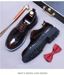 Vue détaillée des chaussures Derby en cuir marron foncé à semelles épaisses crantées