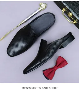 Détails des mules en cuir noir ajouré avec perforations respirantes pour hommes