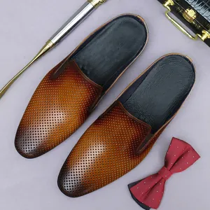 Mules en Cuir Véritable pour Hommes Ajourées Perforées Chaussons à Bout Fermé Vintage Dégradé Cuir de Vachette Mocassins Respirants