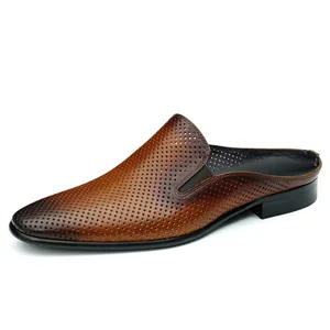 Mules en cuir perforé marron pour hommes avec dégradé vintage et semelle en gomme