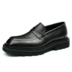 Klassische schwarze Leder-Penny-Loafer für Herren mit eckiger Zehenpartie und Plateausohle