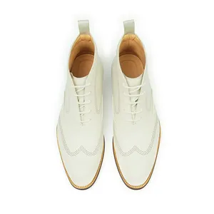 Bottines richelieu en cuir blanc pour hommes avec détails perforés et lacets