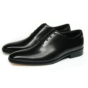 Chaussures Oxford classiques en cuir noir pour hommes avec laçage élégant et finition polie