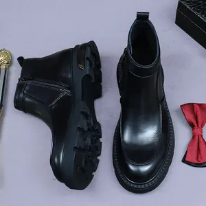 Heren Chelsea boots van zwart leer met ritssluiting en dikke antislip profielzool
