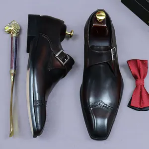 Chaussures Monk Strap homme en cuir marron foncé avec détails richelieu et éclat